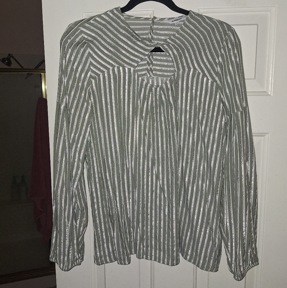 Express Blouse - Picture 4 of 11